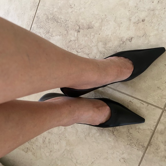 EUC J.V size 9.5 all leather elegant pointed heels 👠 - Picture 8 of 9